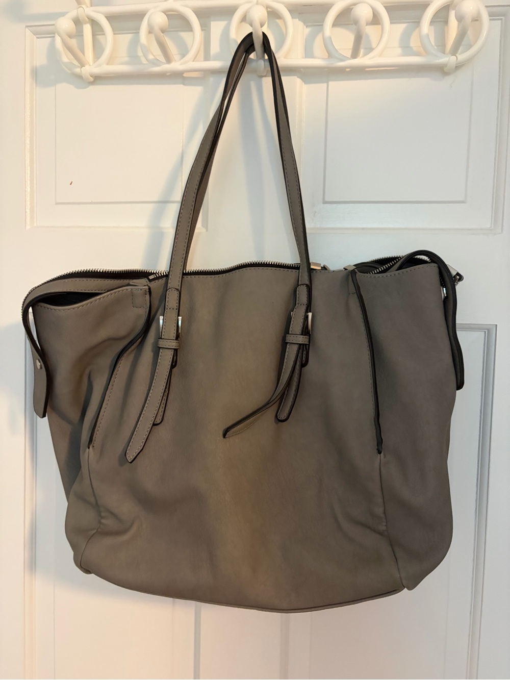 Everyday Classic Tote Bag in Taupe
